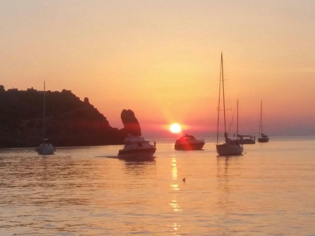 Yacht Suite Marina Di Grosseto Bagian luar foto