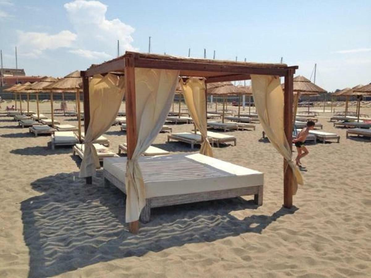 Yacht Suite Marina Di Grosseto Bagian luar foto