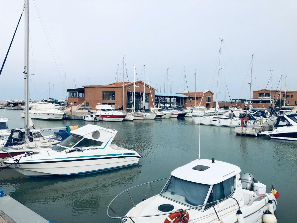 Yacht Suite Marina Di Grosseto Bagian luar foto