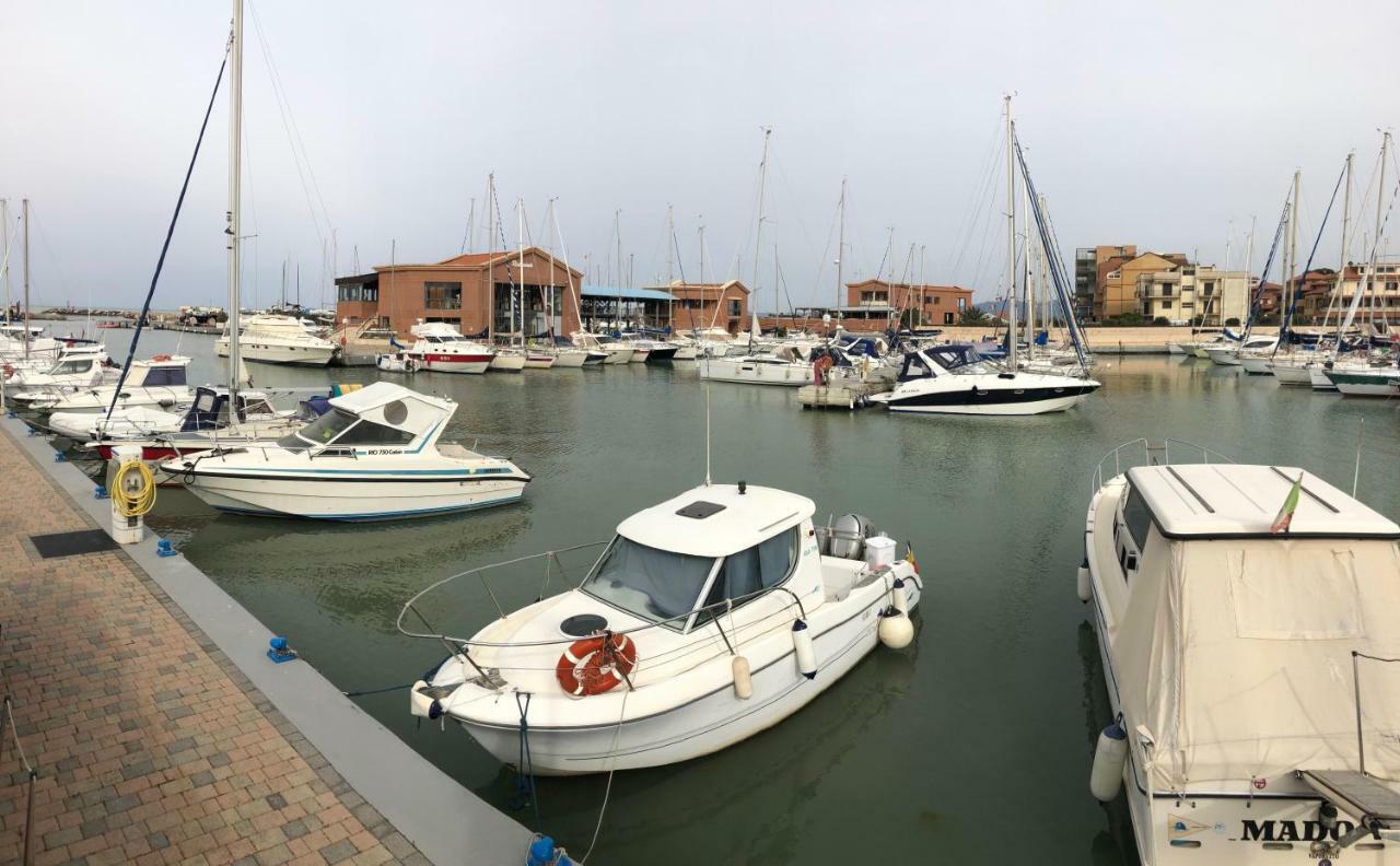 Yacht Suite Marina Di Grosseto Bagian luar foto