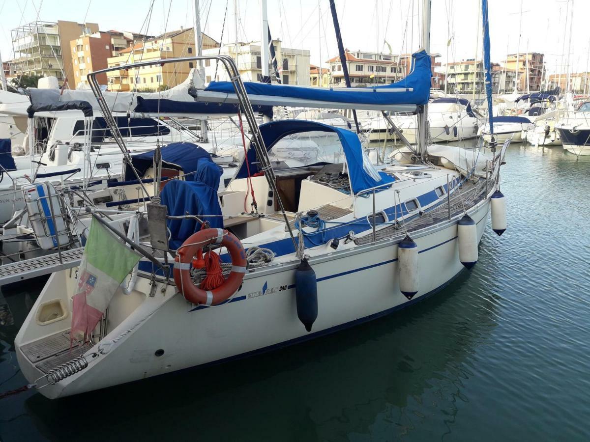 Yacht Suite Marina Di Grosseto Bagian luar foto