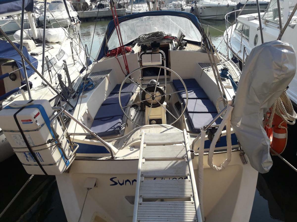 Yacht Suite Marina Di Grosseto Bagian luar foto