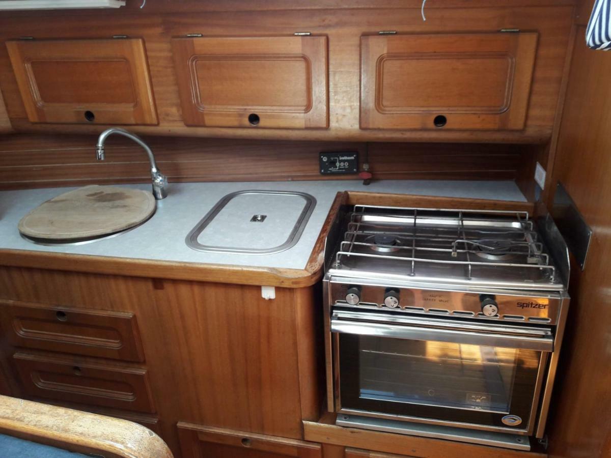 Yacht Suite Marina Di Grosseto Bagian luar foto