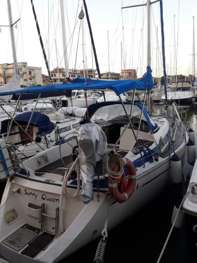 Yacht Suite Marina Di Grosseto Bagian luar foto