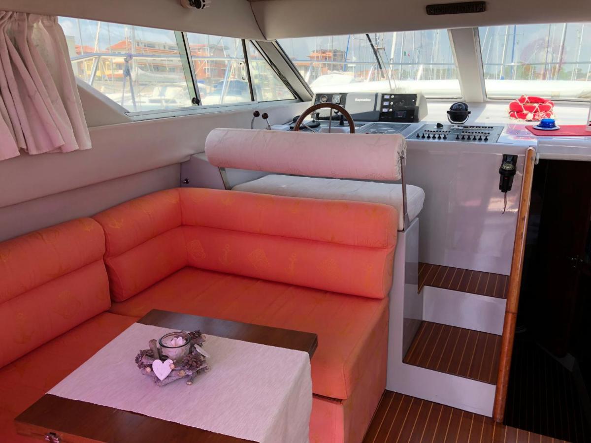Yacht Suite Marina Di Grosseto Bagian luar foto